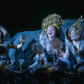 Yajie Zhang (Wellgunde), Jess Dandy (Floßhilde), Louise Foor (Woglinde)